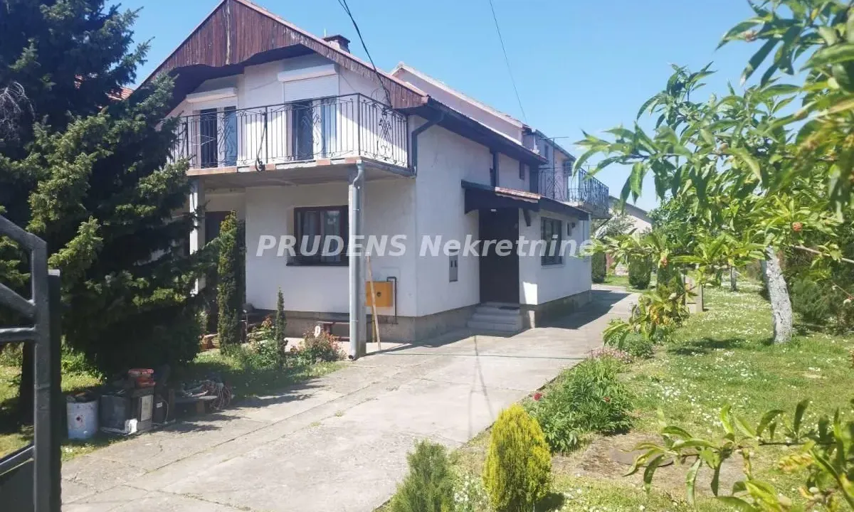Prodaja, kuća, 240m², Surčin, Beograd