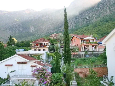 Prodaja, stan, 91m², Risan, Kotor - image 4