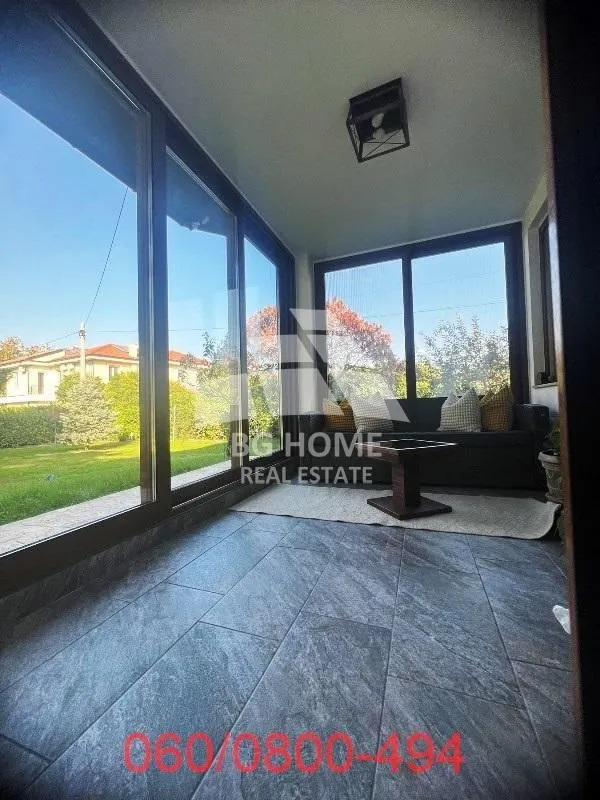 Prodaja, kuća, 290m², Radiofar, Surčin