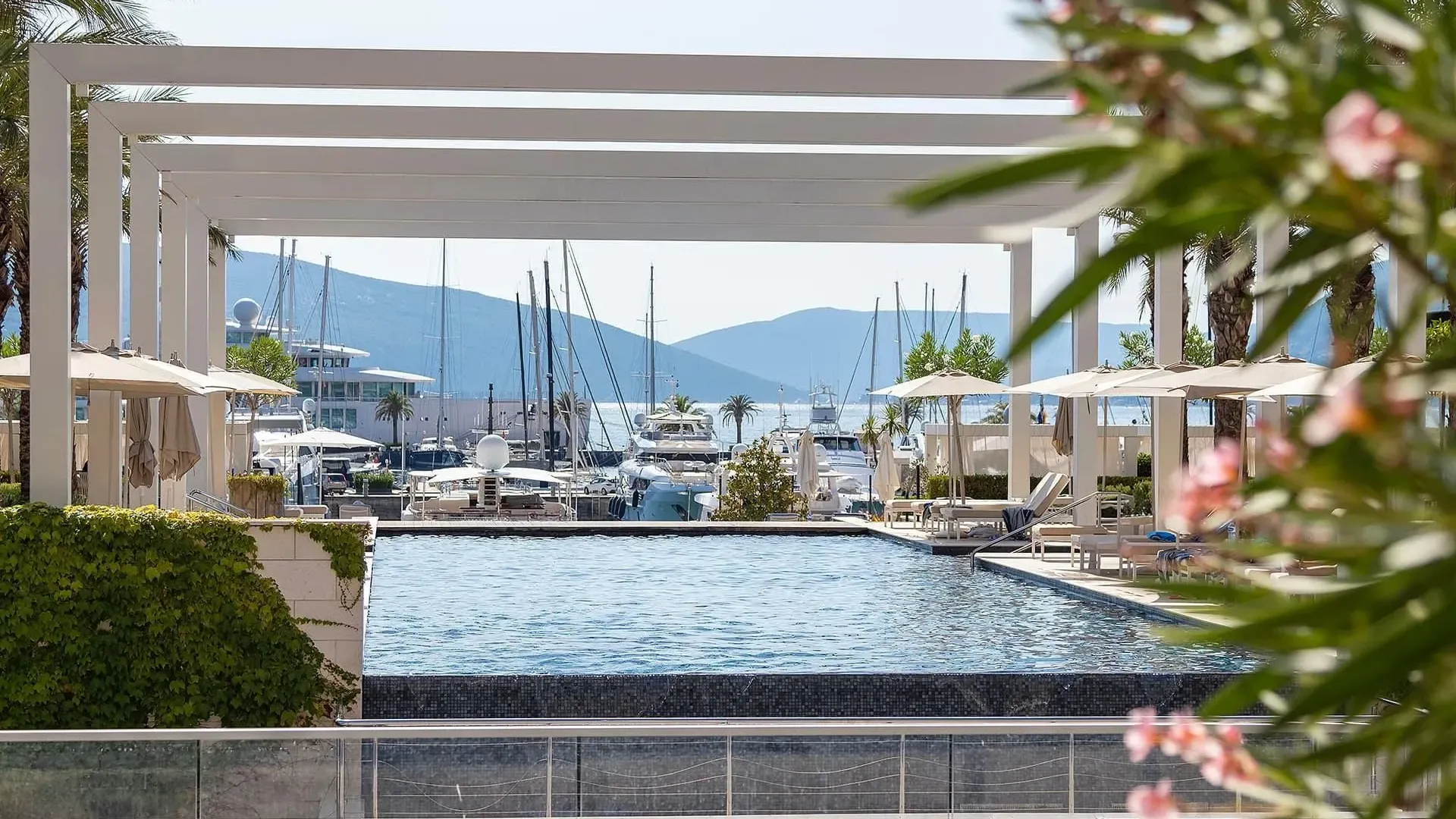 Prodaja, dvosoban stan, 186m², Tivat, Crna Gora