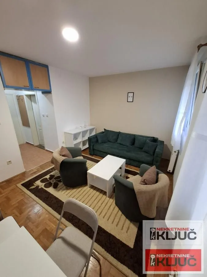 Izdavanje, garsonjera, 26m², Socijalno, Novi Sad Sve Podlokacije