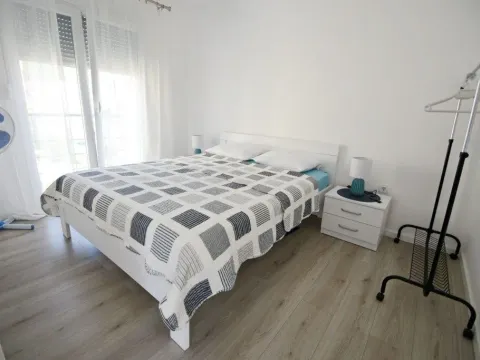 Rent, one bedroom apartment, 90m², Lazi, Budva - image 9