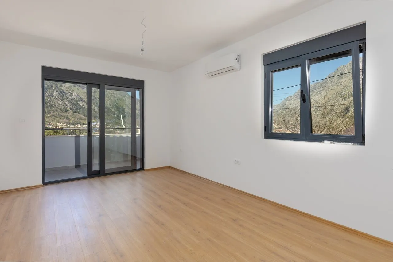 Prodaja, kuća, 160m², Škaljari, Kotor