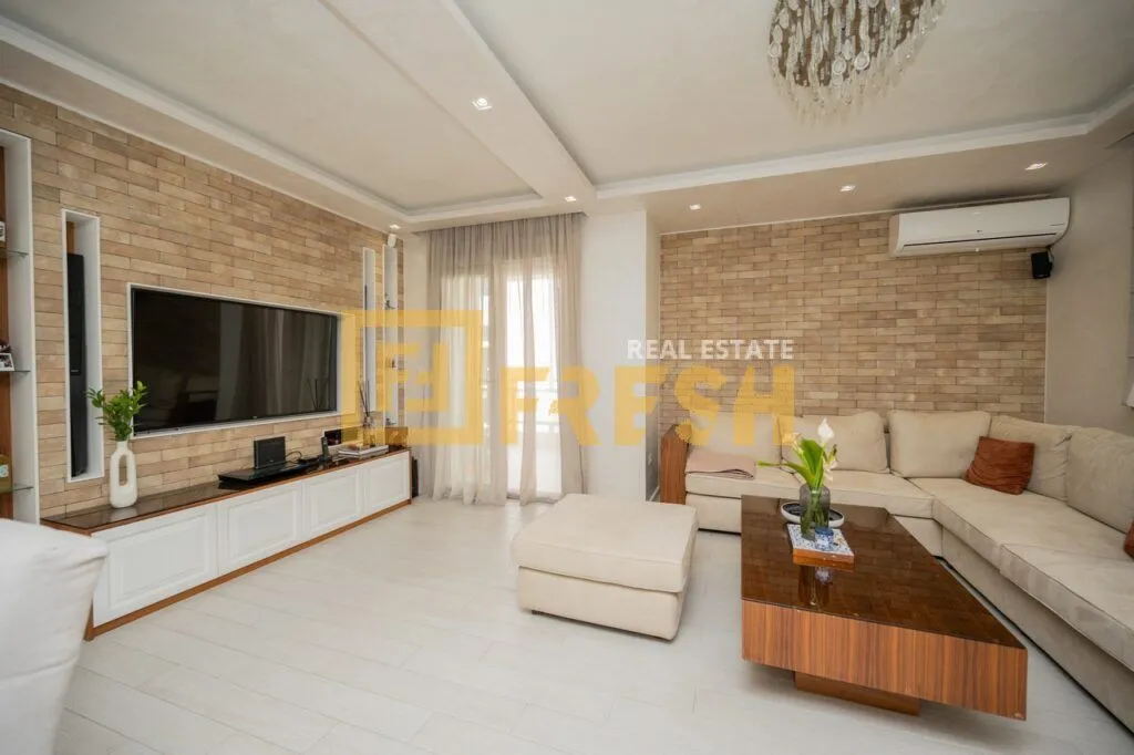 Prodaja, trosoban stan, 180m², City Kvart, Podgorica
