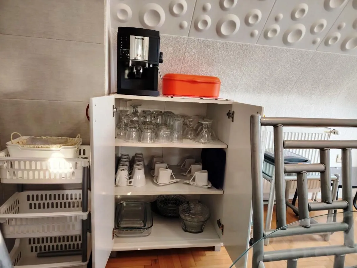 Izdavanje, trosoban stan, 90m², Centar, Niš