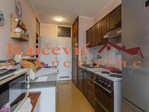 Sale, four bedroom apartment, 97m², Stari Grad, Beograd - image 9