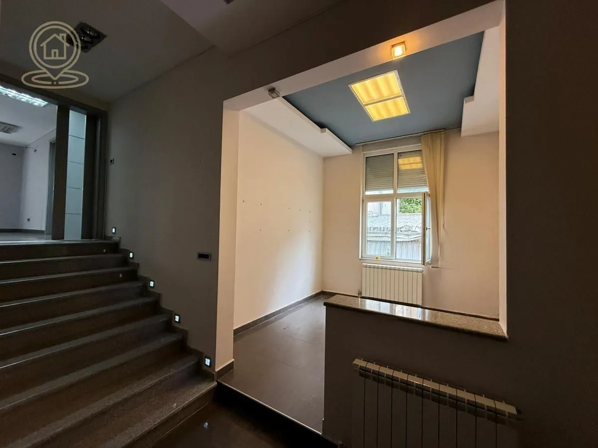 Rent, office space, 145m², Južni Bulevar, Vračar Sve Podlokacije