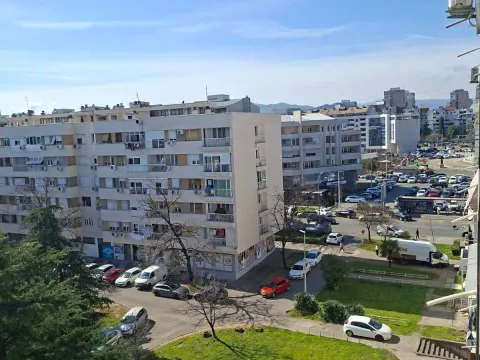 Prodaja, jednosoban stan, 52m², Preko Morače, Podgorica - image 9