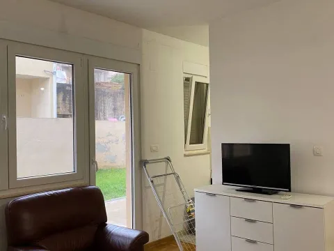 Rent, one bedroom apartment, 50m², Budva, Crna Gora - image 5