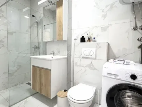 Izdavanje, dvosoban stan, 76m², Krivi Most, Podgorica - image 11