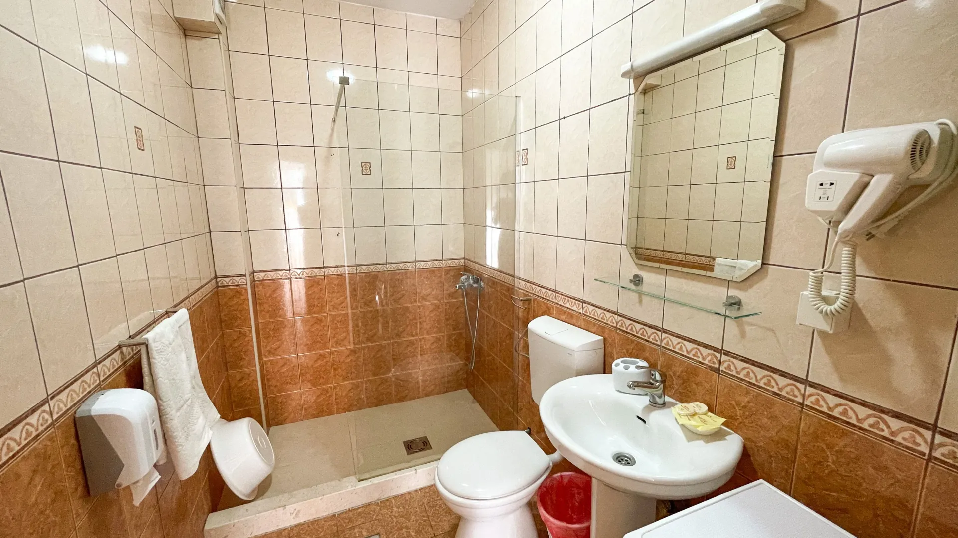 Daily-rent, one bedroom apartment, 50m², Centar, Bar