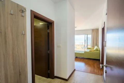 Prodaja, četvorosoban stan, 90m², Tivat, Crna Gora - image 3