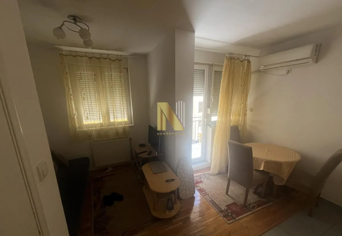 Izdavanje, jednosoban stan, 33m², Bulevar Oslobodjenja, Novi Sad Sve Podlokacije