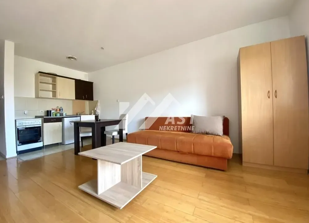 Izdavanje, stan, 34m², Salajka, Novi Sad Sve Podlokacije