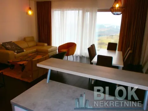Izdavanje, četvorosoban stan, 150m², Preko Morače, Podgorica - image 7