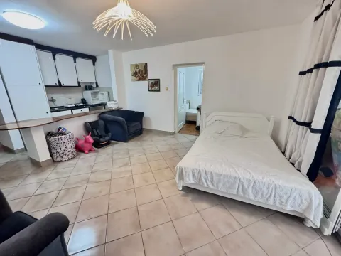 Sale, one bedroom apartment, 45m², Sveti Stefan, Budva - image 5