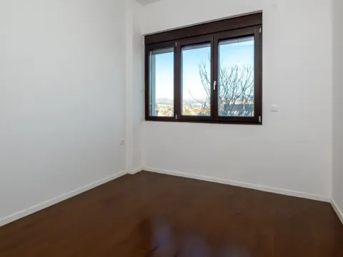 Prodaja, trosoban stan, 90m², Gornja Gorica, Podgorica - image 9