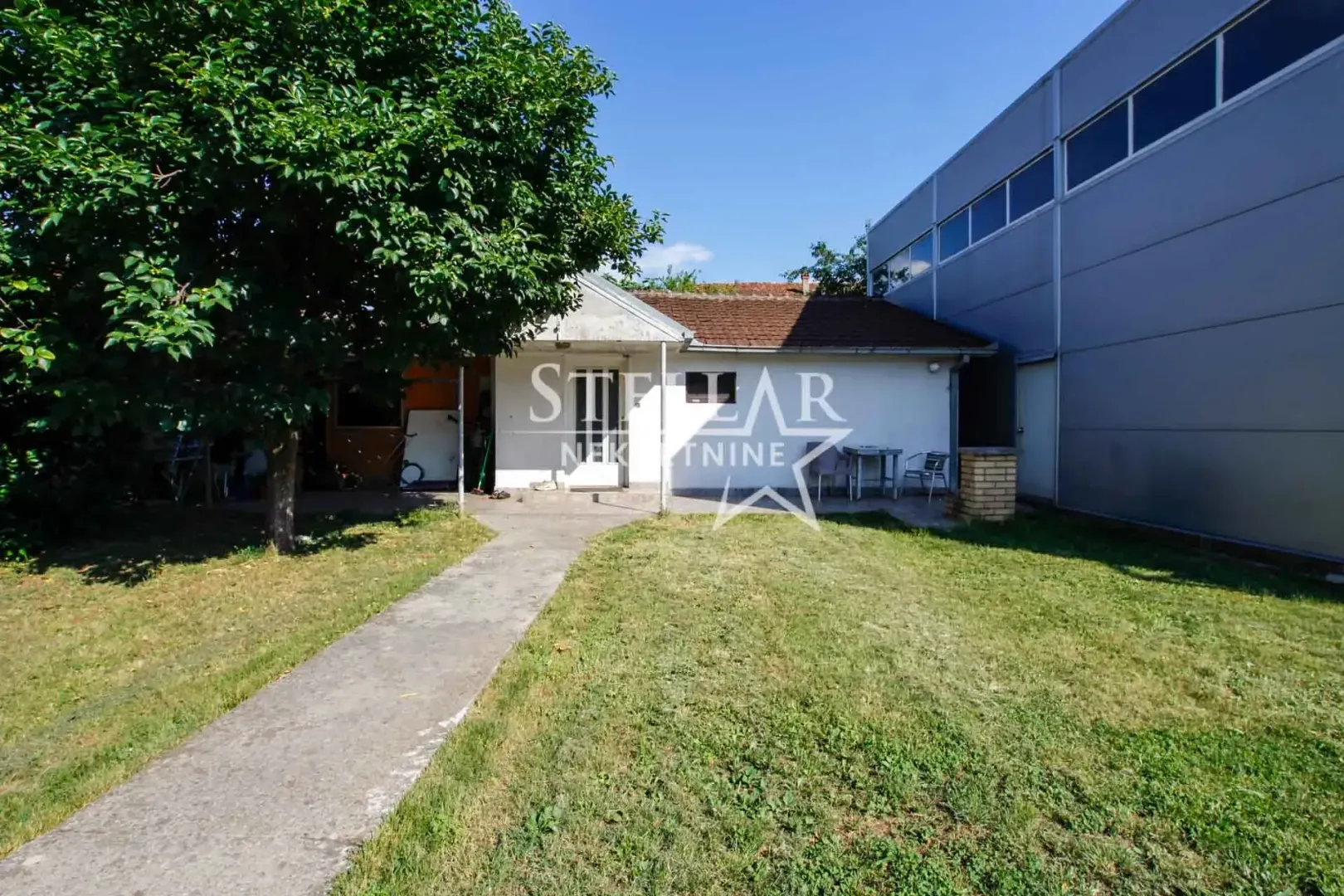 Rent, office space, 216m², Tološi, Podgorica