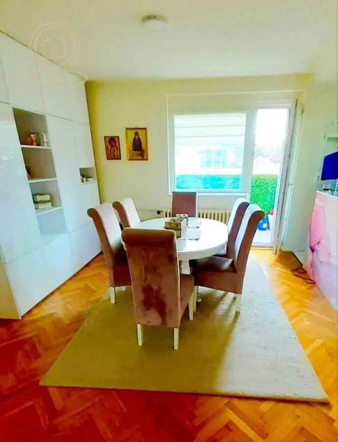 Prodaja, četvorosoban stan, 110m², Medijana, Niš