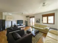 Prodaja, trosoban stan, 103m², Stari Aerodrom, Podgorica - image 1