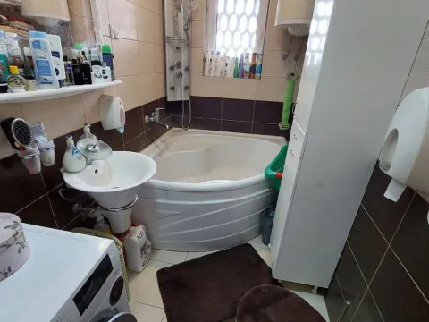 Izdavanje, jednosoban stan, 64m², Centar, Novi Sad - image 9