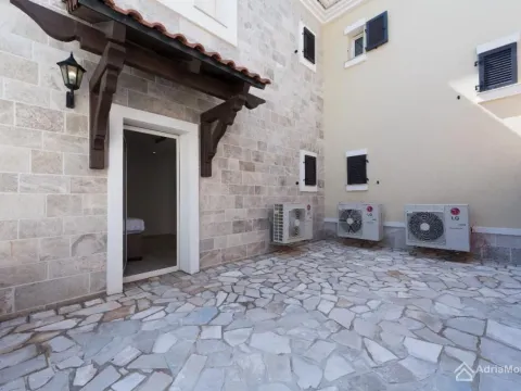 Sale, two bedroom apartment, 143m², Radovići, Tivat - image 17