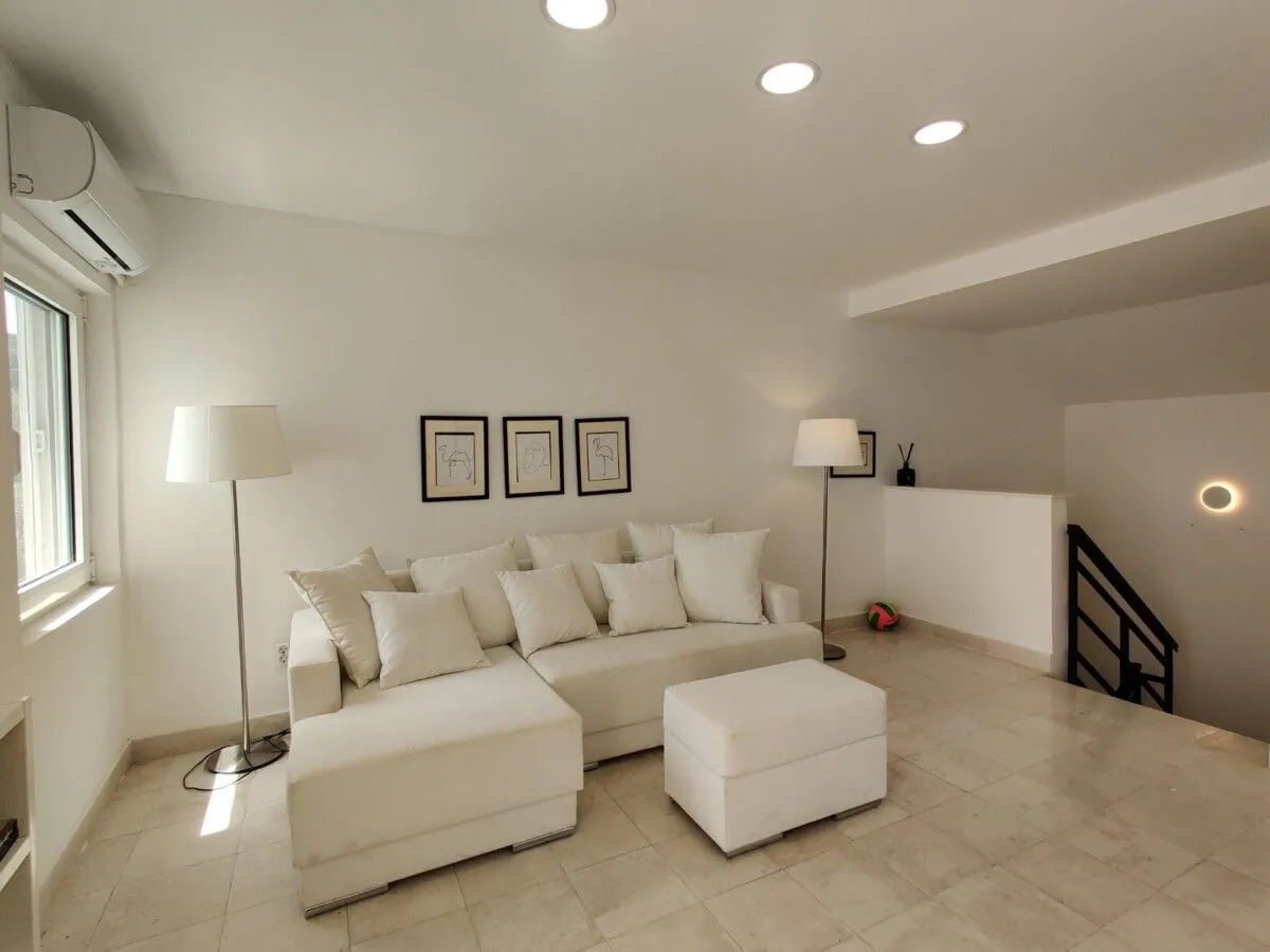Prodaja, dvosoban stan, 92m², Petrovac, Budva