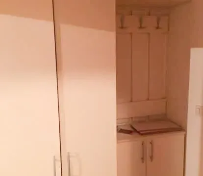 Izdavanje, dvosoban stan, 45m², Stari Aerodrom, Podgorica - image 2