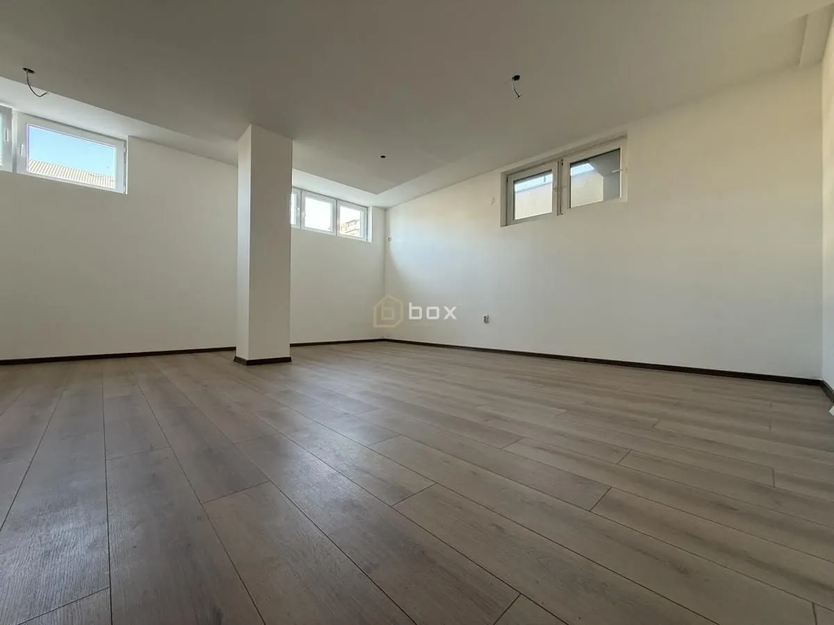 Prodaja, dvosoban stan, 72m², Pantelej, Niš