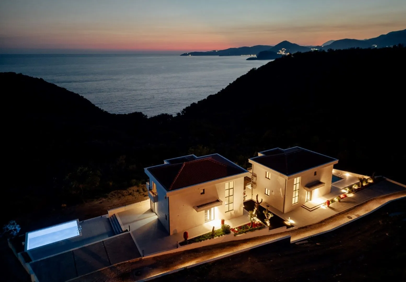 Sale, house, 318m², Reževići, Budva