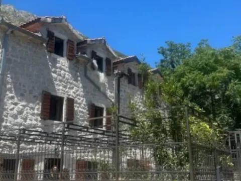 Sale, house, 120m², Lipci, Kotor - image 2