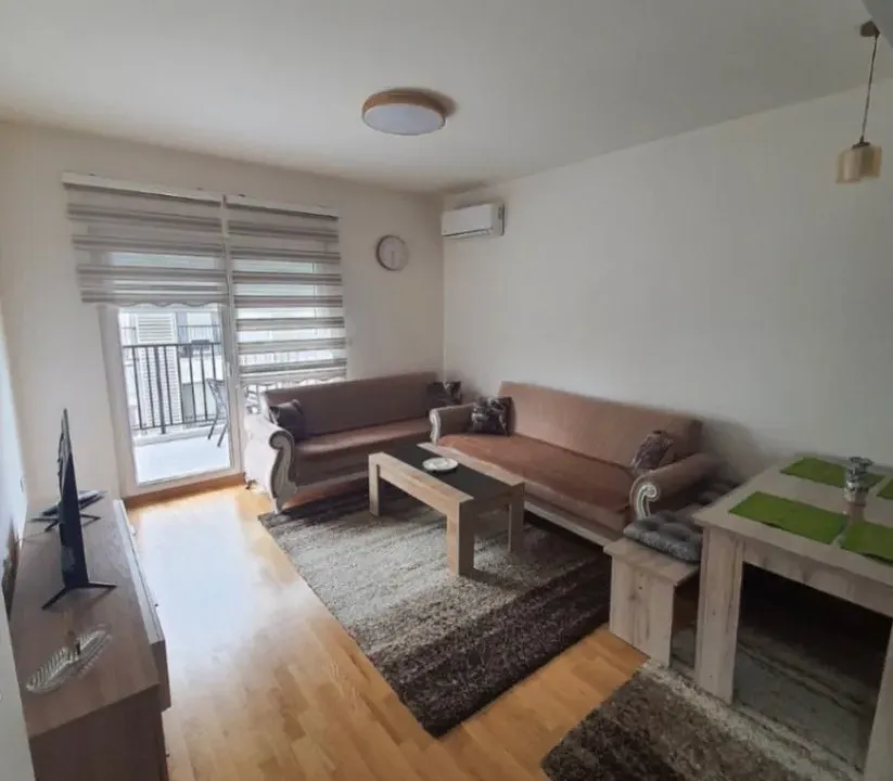 Izdavanje, jednosoban stan, 50m², Stara Varoš, Podgorica