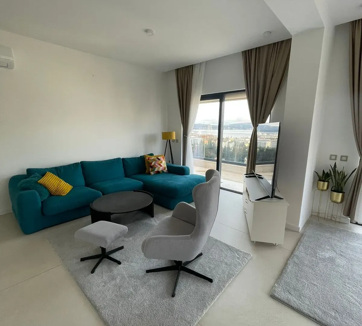 Izdavanje, trosoban stan, 159m², Gornja Lastva, Tivat