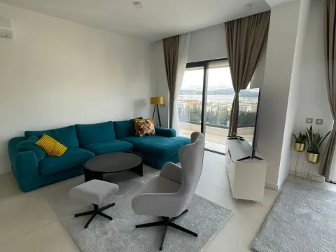 Izdavanje, trosoban stan, 159m², Gornja Lastva, Tivat - image 1