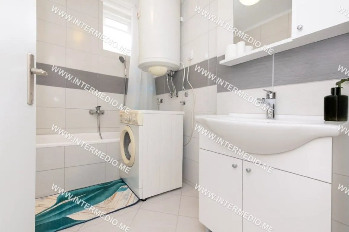 Prodaja, jednosoban stan, 64m², Igalo, Herceg Novi