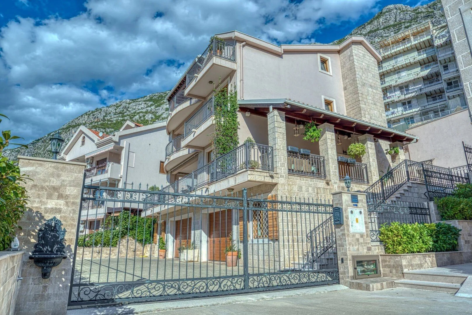Sale, house, 507m², Dobrota, Kotor
