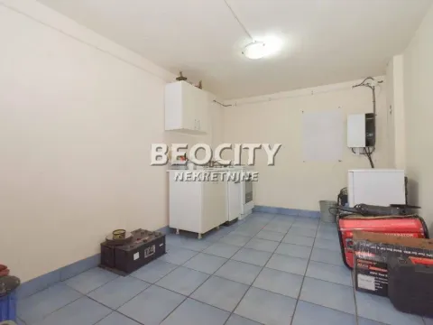 Prodaja, poslovni prostor, 1540m², Zeleno Polje, Zrenjanin - image 2