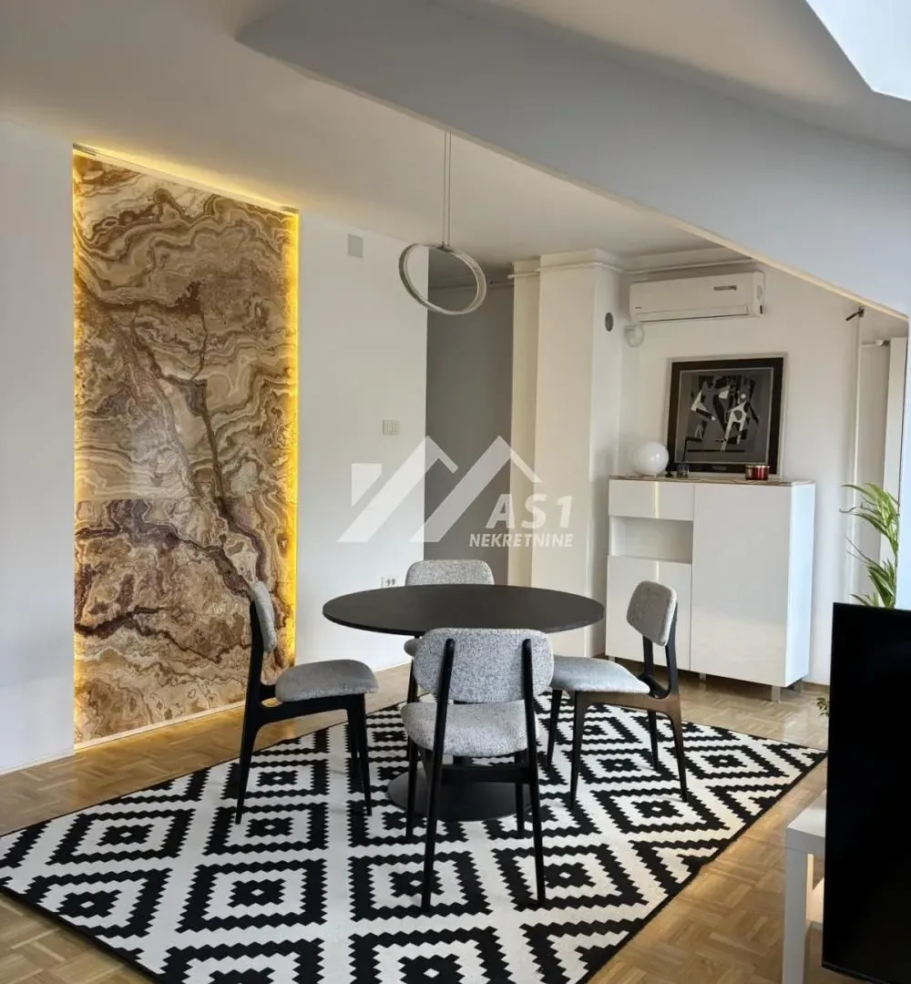 Izdavanje, dvosoban stan, 54m², Centar, Novi Sad