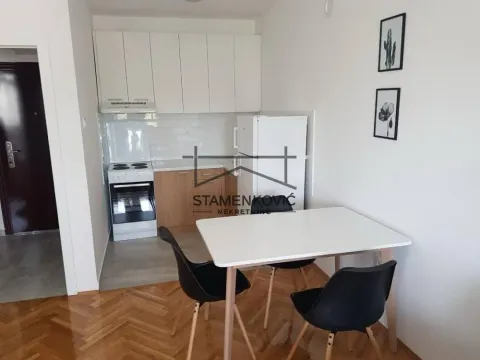 Izdavanje, jednosoban stan, 38m², Bulevar Evrope, Novi Sad Sve Podlokacije - image 4