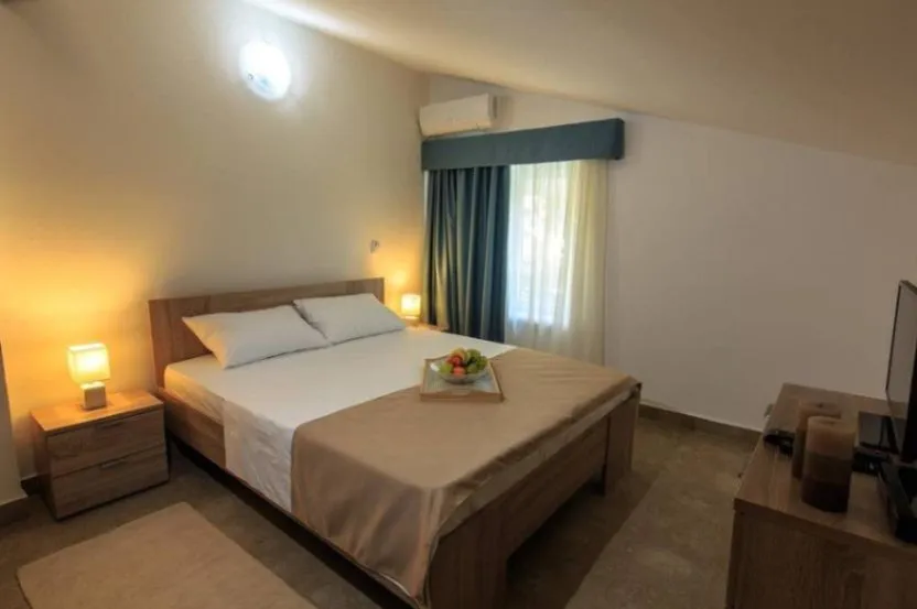 Sale, house, 376m², Sutomore, Bar