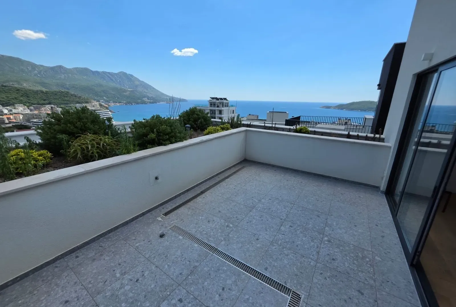 Prodaja, dvosoban stan, 109m², Bečići, Budva