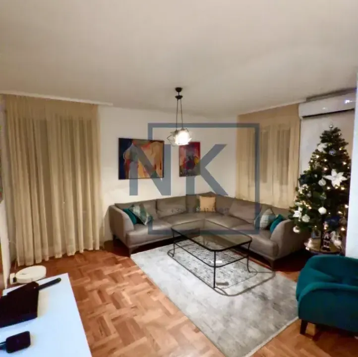 Prodaja, trosoban stan, 85m², Stari Aerodrom, Podgorica