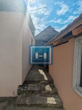 Pogled na spoljašnji deo objekta i prolaz između zgrada. - image 10