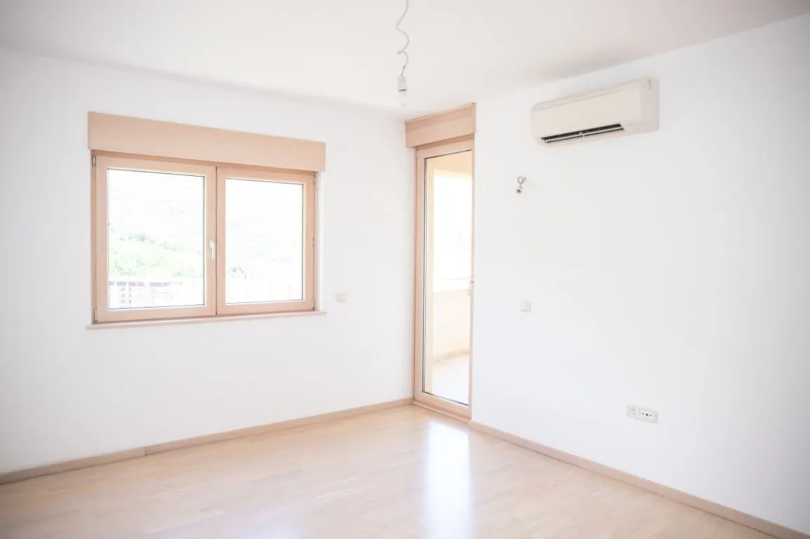 Sale, two bedroom apartment, 105m², Bečići, Budva