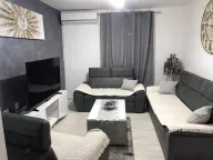 Izdavanje, stan, 82m², Tivat, Crna Gora - image 1