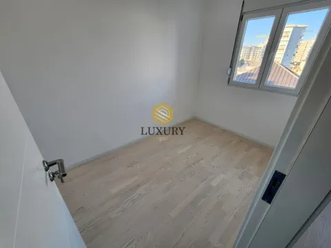 Prodaja, dvosoban stan, 45m², Kod Big Fashion-a, Podgorica - image 4