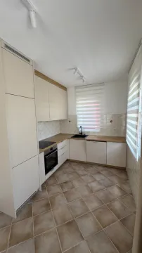 Prodaja, dvosoban stan, 54m², Kotor, Crna Gora - image 3