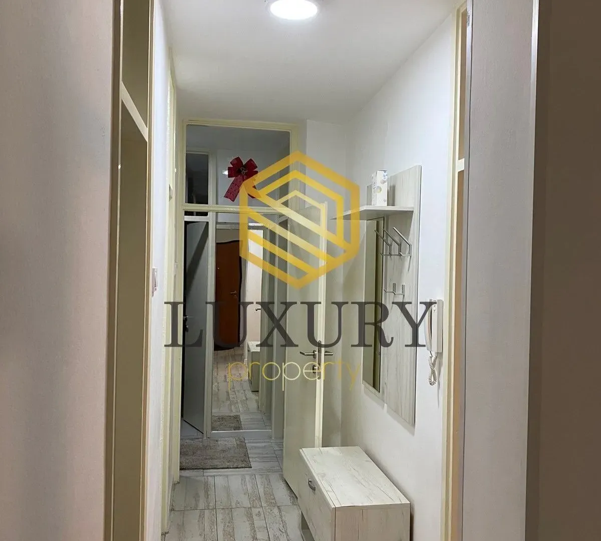 Izdavanje, dvosoban stan, 100m², Preko Morače, Podgorica
