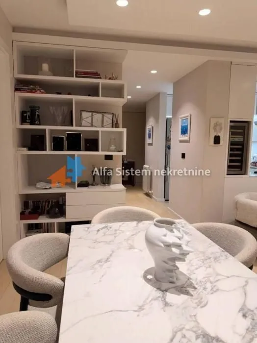 Rent, four bedroom apartment, 103m², Stari Grad, Beograd