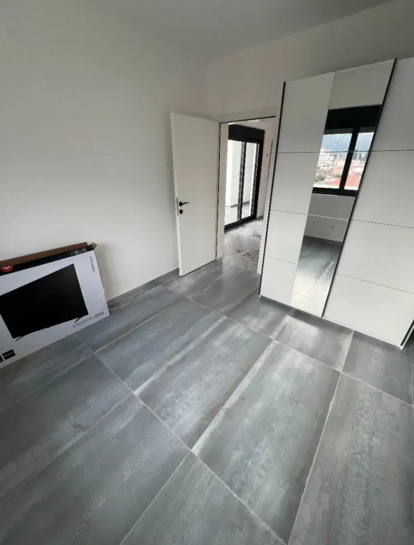 Izdavanje, dvosoban stan, 150m², Polje, Bar